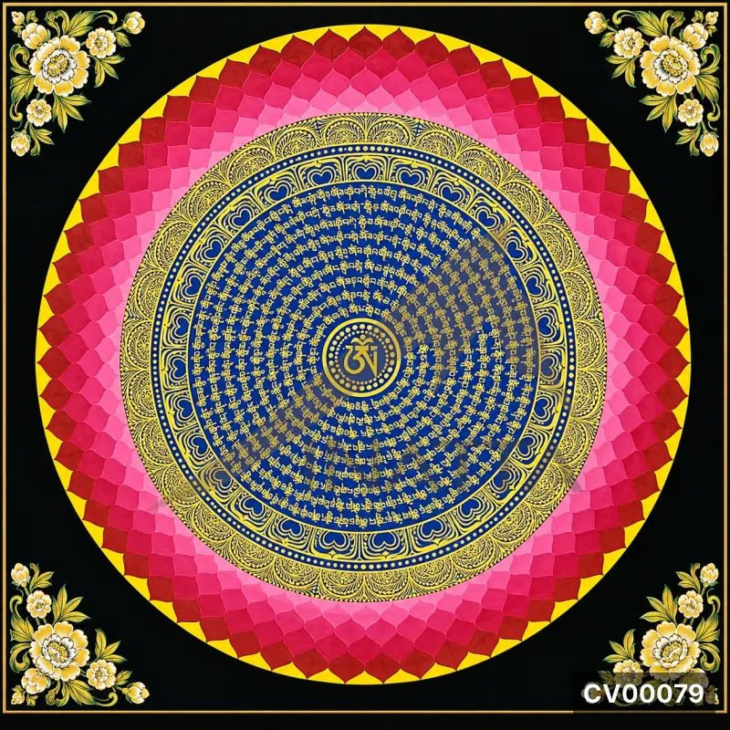 Tranh Mandala tròn hoa sen nhiều lớp màu đỏ hồng vàng trên nền đen, chữ ký tự ở giữa và 4 cụm hoa trắng ở góc.